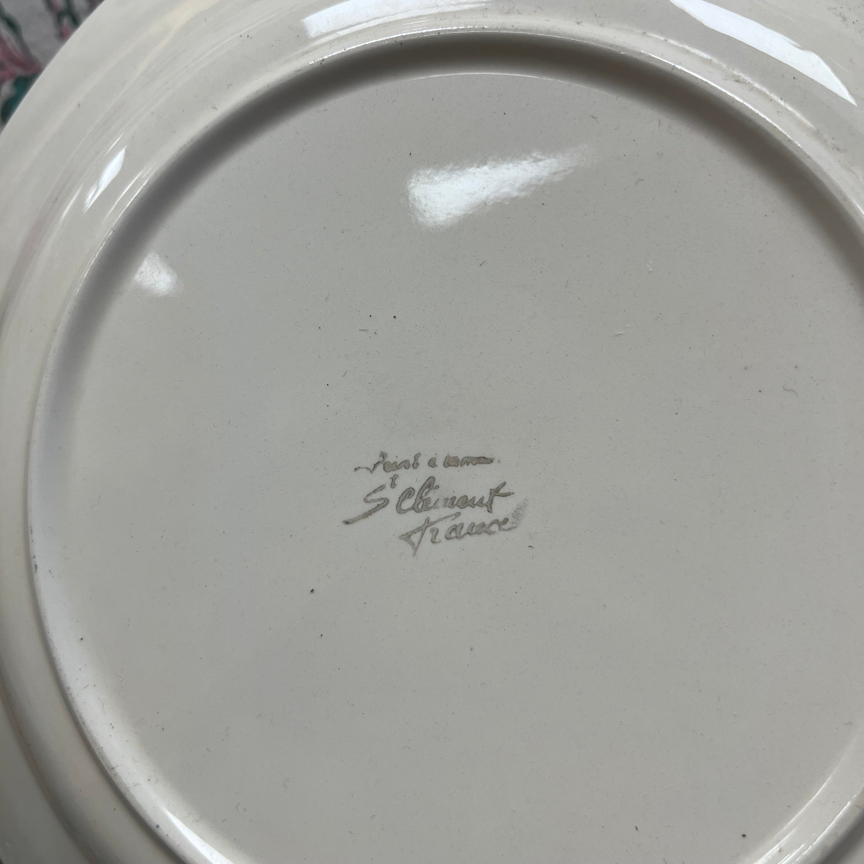 Assiettes en barbotine Saint-Clément